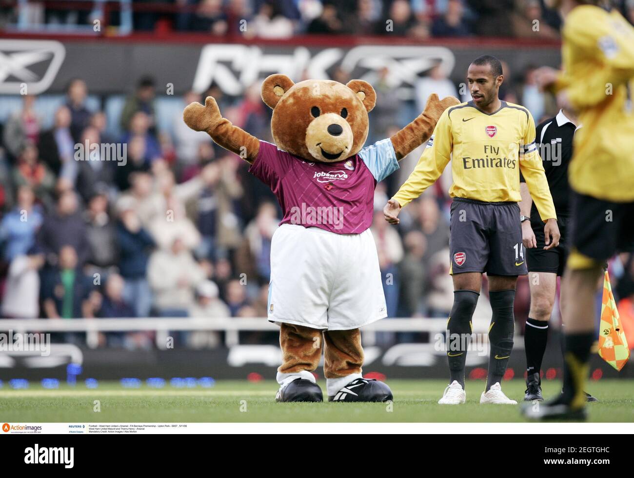 West Ham United Mascot High Resolution Stock Photography and Images Alamy