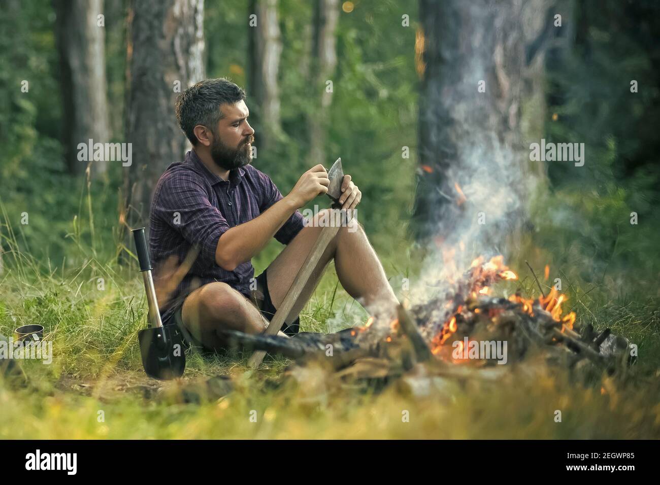 Sharpen your axe hires stock photography and images Alamy