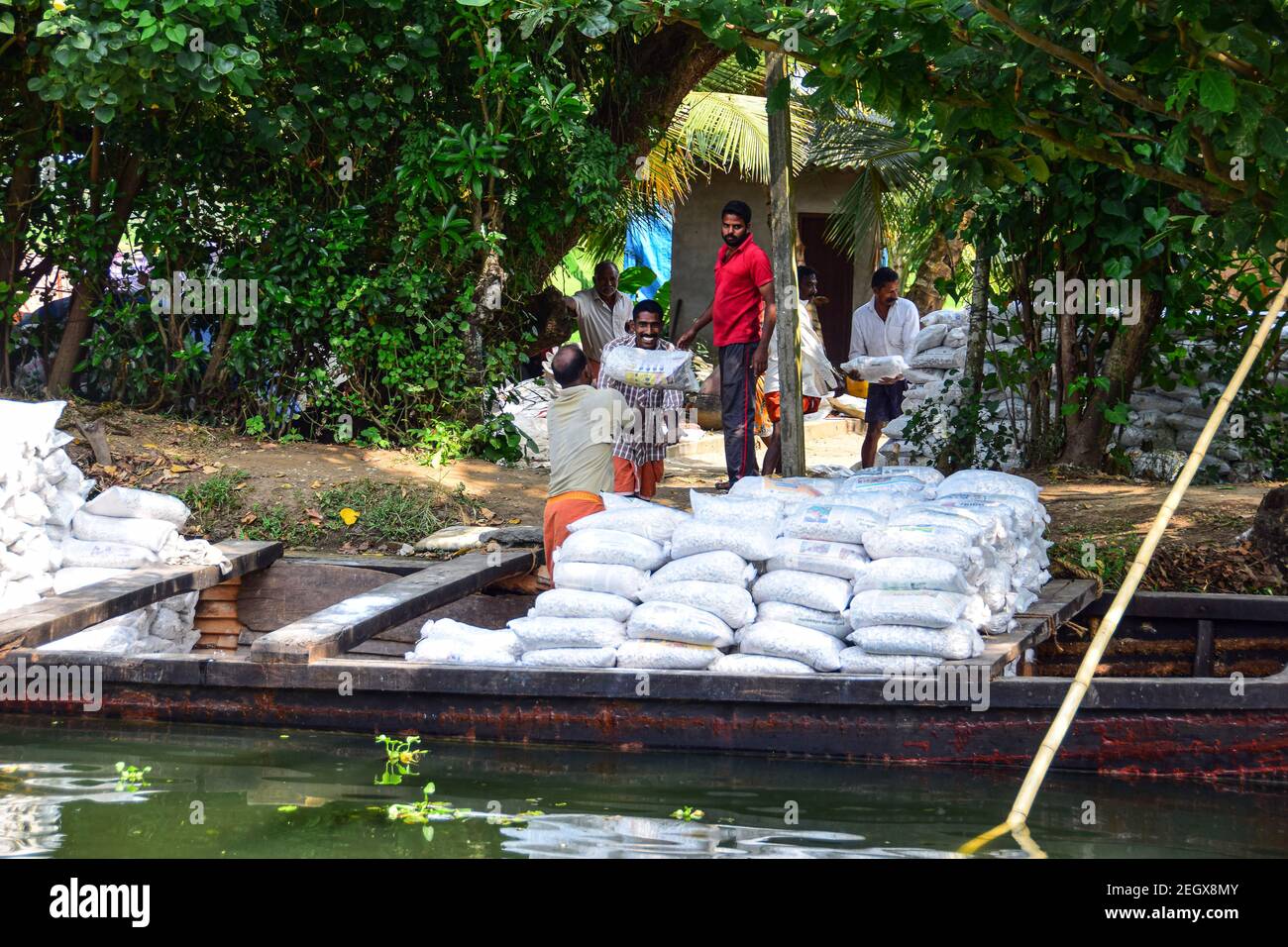 Loading cargo, Kerala Backwaters, Kerala, India Stock Photo Alamy
