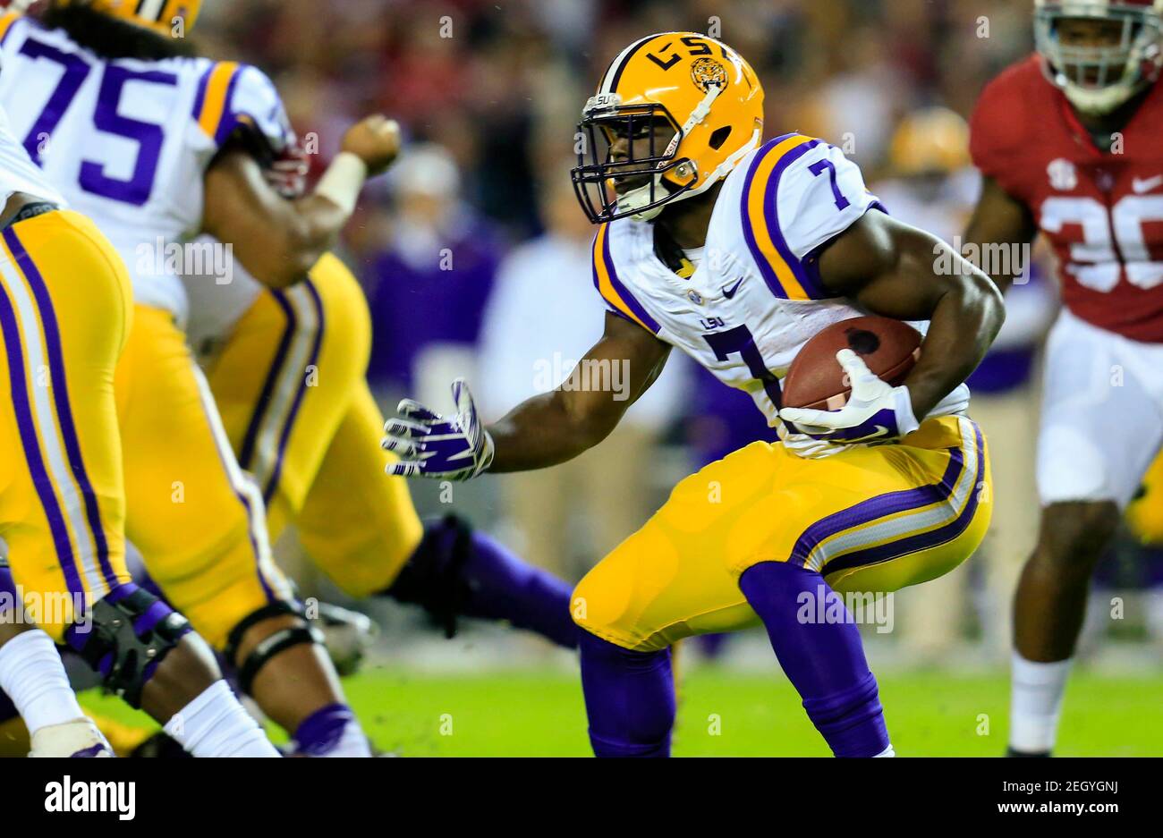 Nov 7, 2015; Tuscaloosa, AL, USA; LSU Tigers running back Leonard Fournette (7) runs the ball during the first quarter against the Alabama Crimson Tide at Bryant-Denny Stadium. Mandatory Credit: Marvin Gentry-USA TODAY Sports  / Reuters  Picture Supplied by Action Images   (TAGS: Sport American Football NCAA) *** Local Caption *** 2015-11-08T021706Z 1215698228 NOCID RTRMADP 3 NCAA-FOOTBALL-LOUISIANA-STATE-AT-ALABAMA.JPG Stock Photo