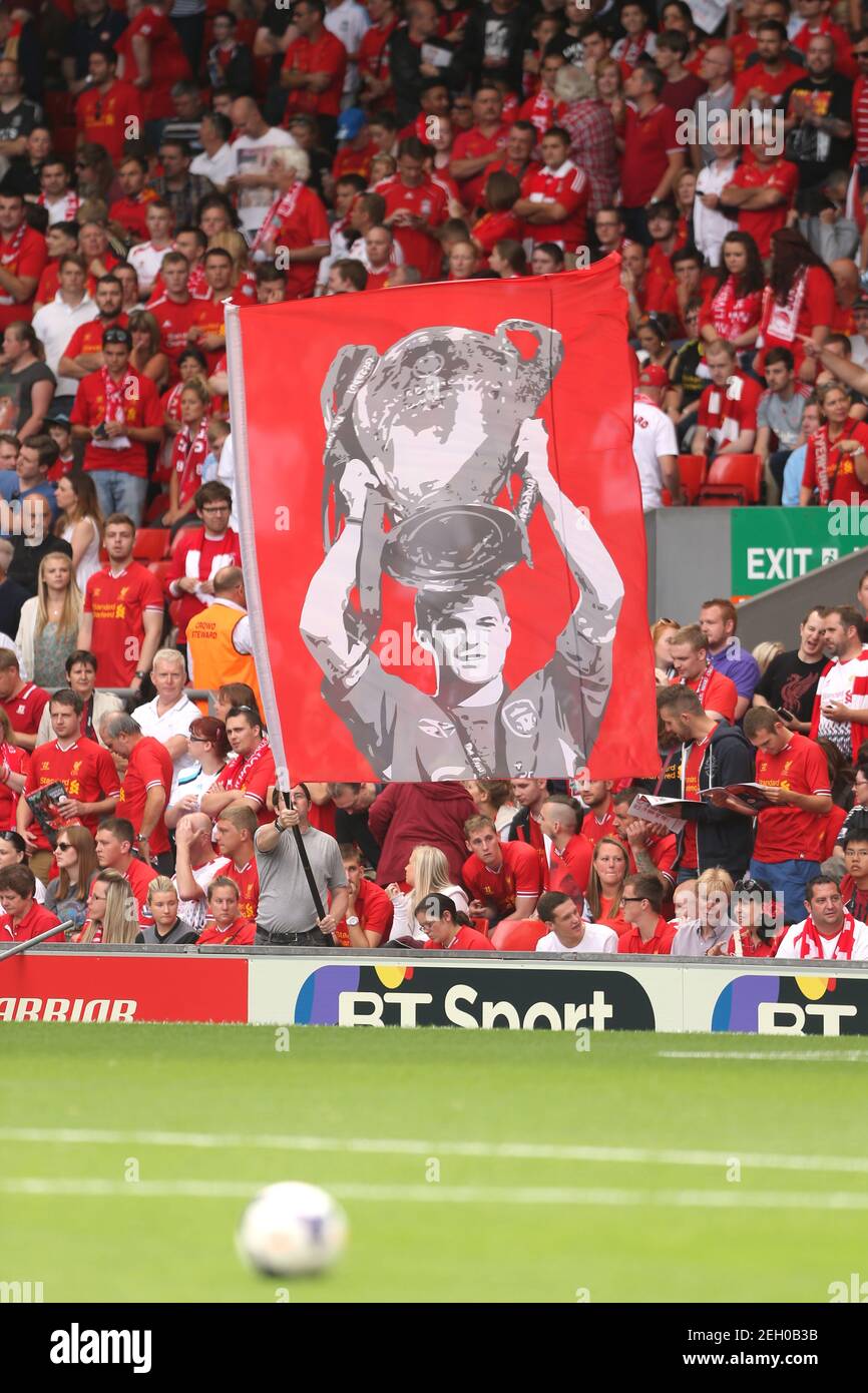 Steven Gerrard Banner High Resolution Stock Photography And Images Alamy