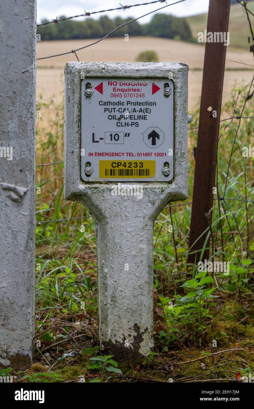 Pipeline marker hires stock photography and images Alamy