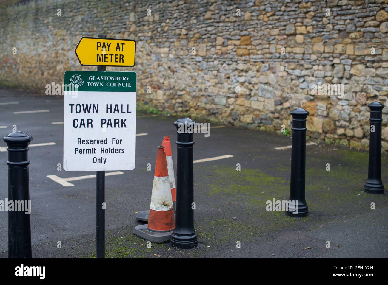 Glastonbury Town Hall car park Stock Photo Alamy