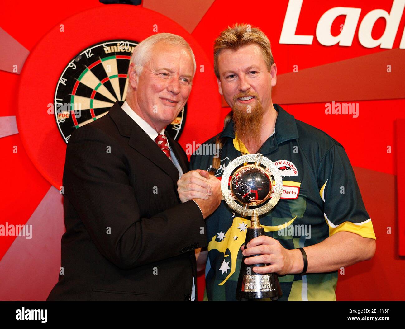Garderobe Tilslutte End Pdc world darts championship hi-res stock photography and images - Alamy