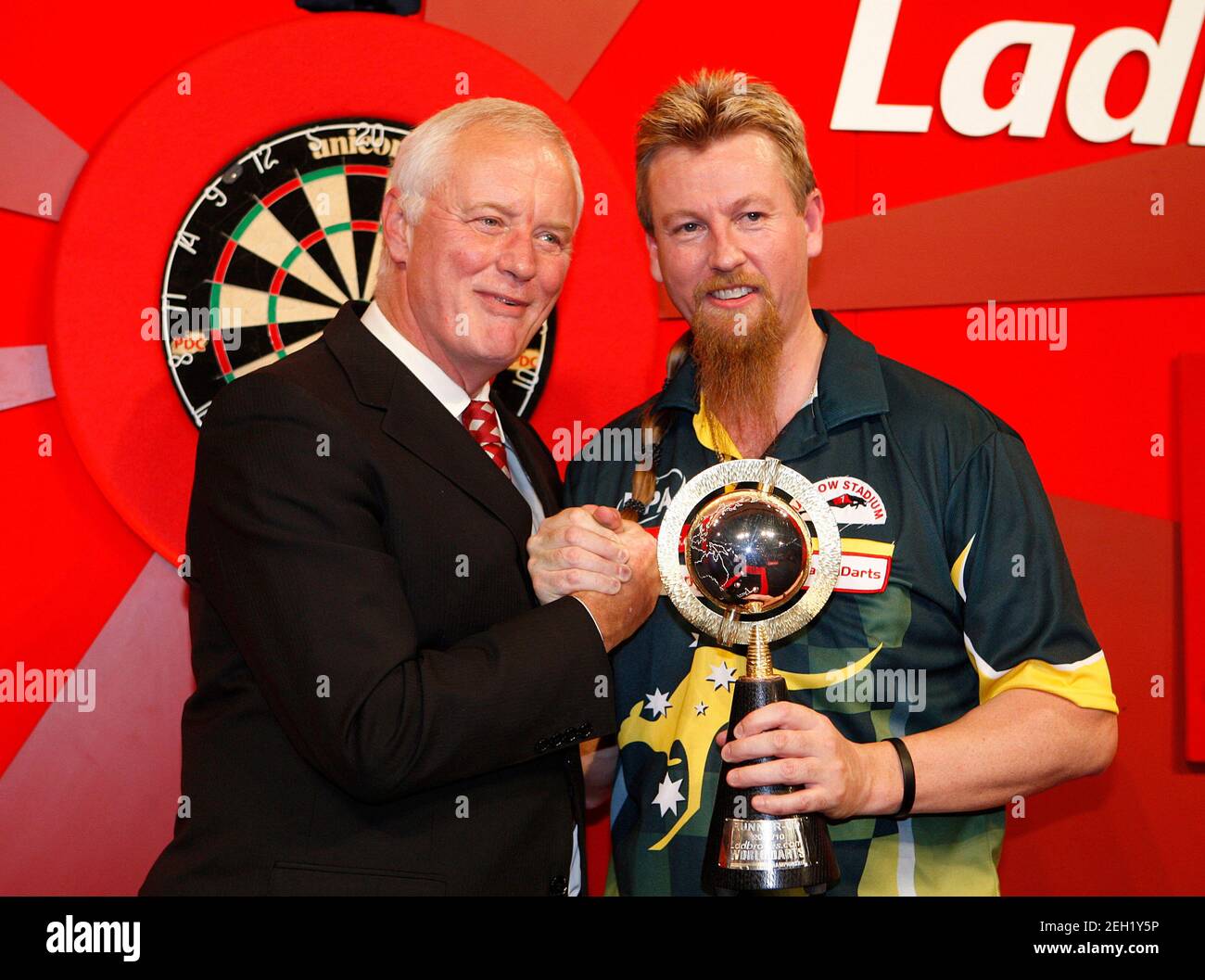 pdc world darts championship high resolution stock photography and images alamy pdc world darts championship high resolution stock photography and images alamy
