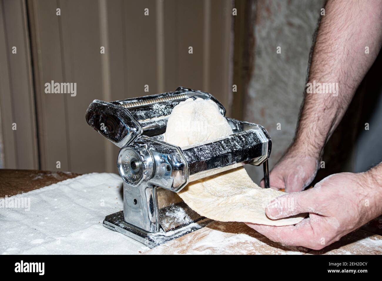 Spaghetti machine hi-res stock photography and images - Alamy