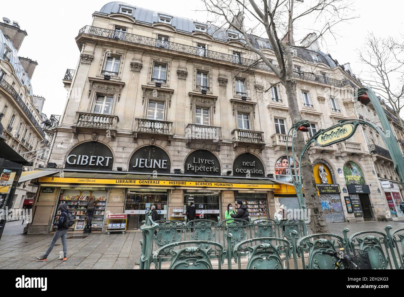 CLOSURE OF AN ICONIC PARIS BOOKSHOPS Stock Photo