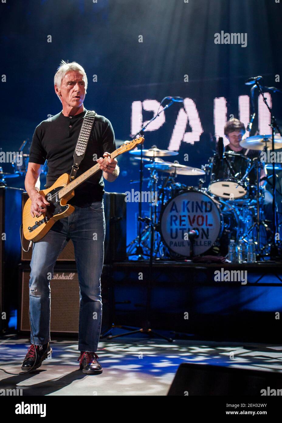 Paul Weller performs on stage for the Teenage Cancer Trust annual concert series at the Royal Albert Hall in London. Picture Date: Friday 31st March 2017. Photo credit should read: © DavidJensen Stock Photo