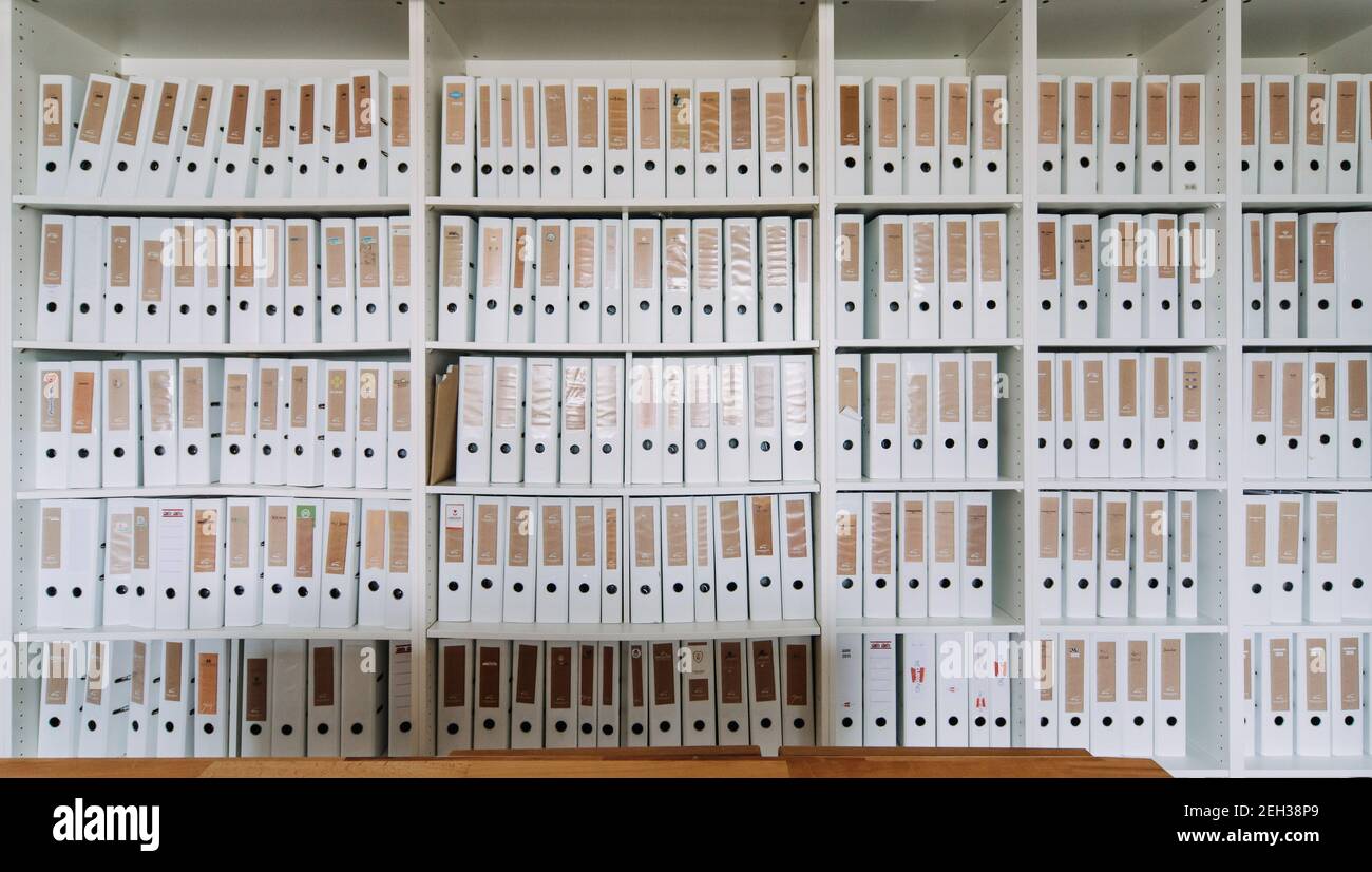 Library organization hi-res stock photography and images - Alamy