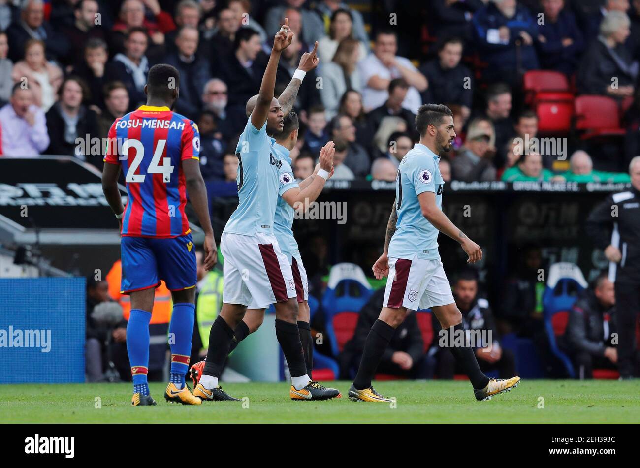 Soccer Football - Premier League - Crystal Palace vs West Ham United - Selhurst Park, London, Britain - October 28, 2017   West Ham United's Andre Ayew celebrates scoring their second goal with team mates    REUTERS/Eddie Keogh    EDITORIAL USE ONLY. No use with unauthorized audio, video, data, fixture lists, club/league logos or 'live' services. Online in-match use limited to 75 images, no video emulation. No use in betting, games or single club/league/player publications. Please contact your account representative for further details.? Stock Photo