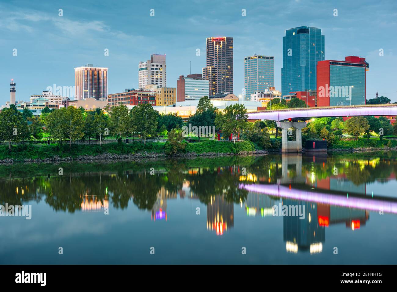 Little Rock, Arkansas, USA skyline on the river at twilight Stock Photo Alamy