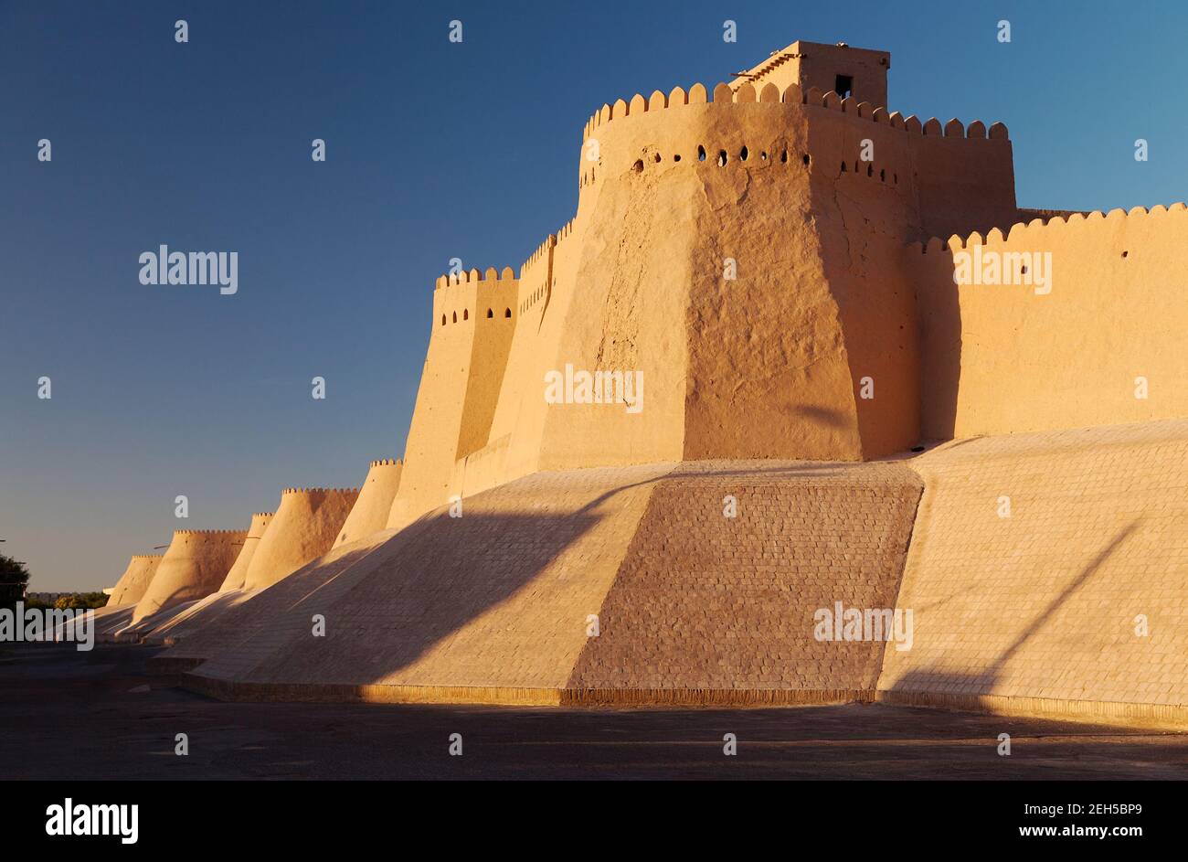 wall of Itchan Kala (Ichon Qala) - Khiva (Chiva, Heva, Xiva, Chiwa, Khiveh) - Xorazm Province - Uzbekistan - Town on the silk road Stock Photo