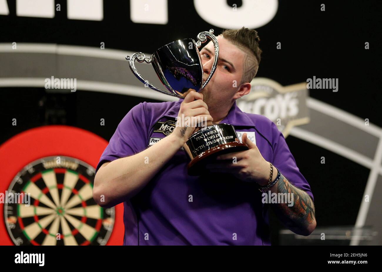 Michael Smith Darts High Resolution Stock Photography and Images - Alamy