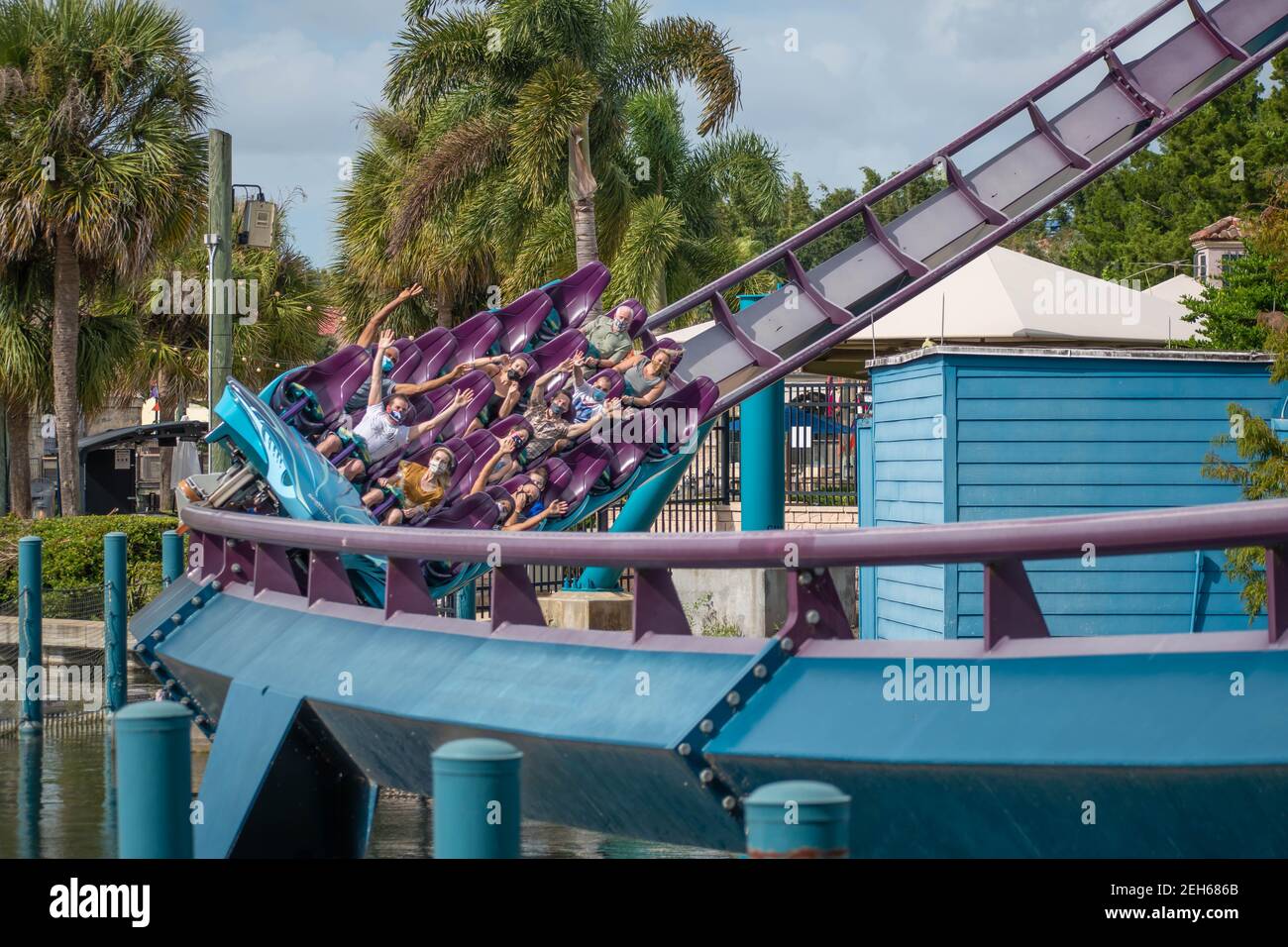 Roller coaster seaworld hi-res stock photography and images - Alamy