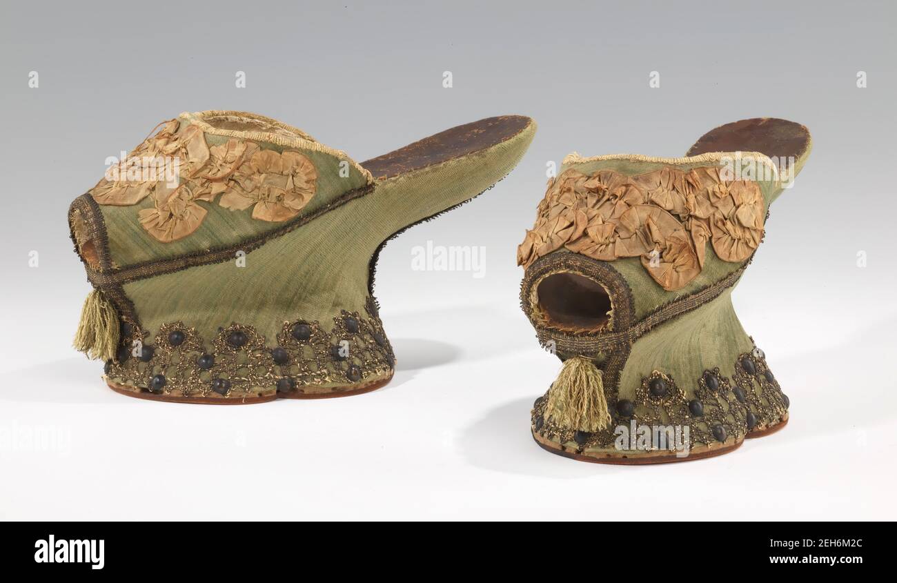 Chopines shoes hi-res stock photography and images - Alamy