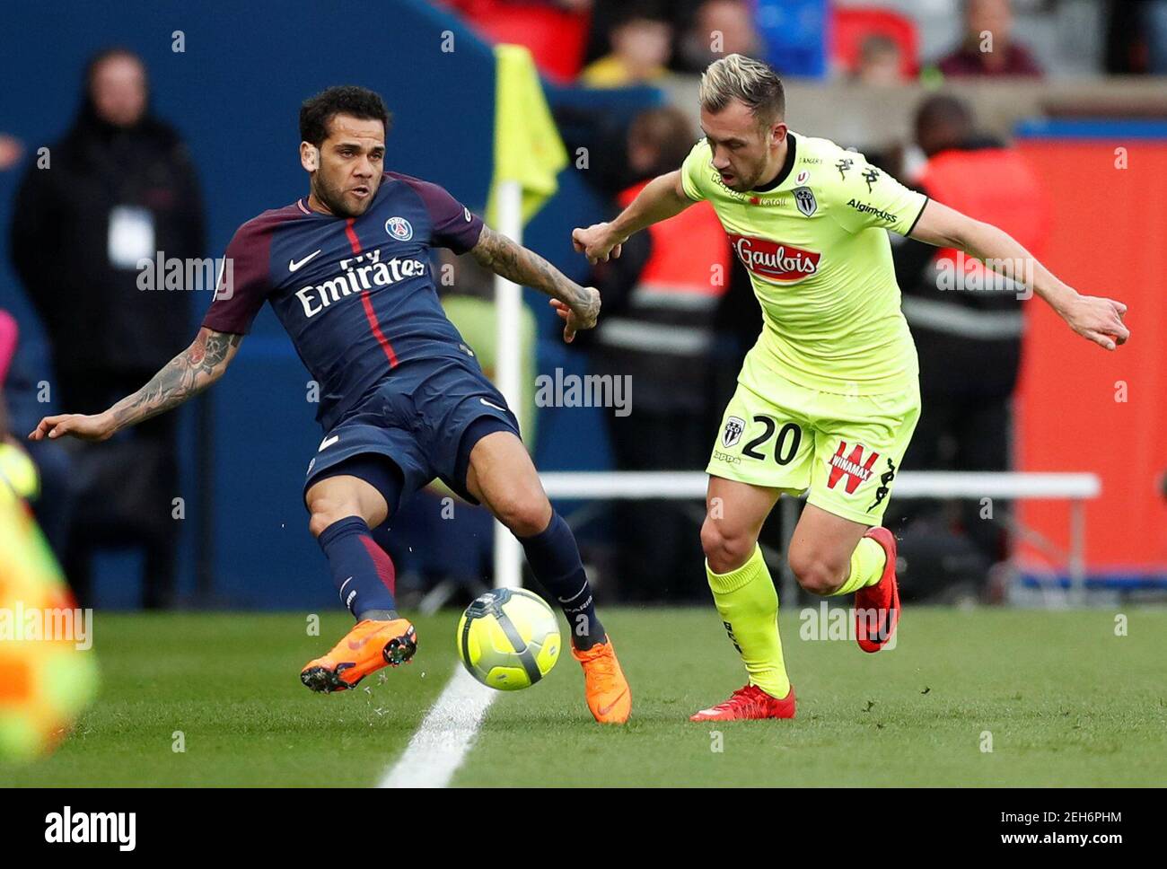 Dani alves psg hi-res stock photography and images - Page 4 - Alamy
