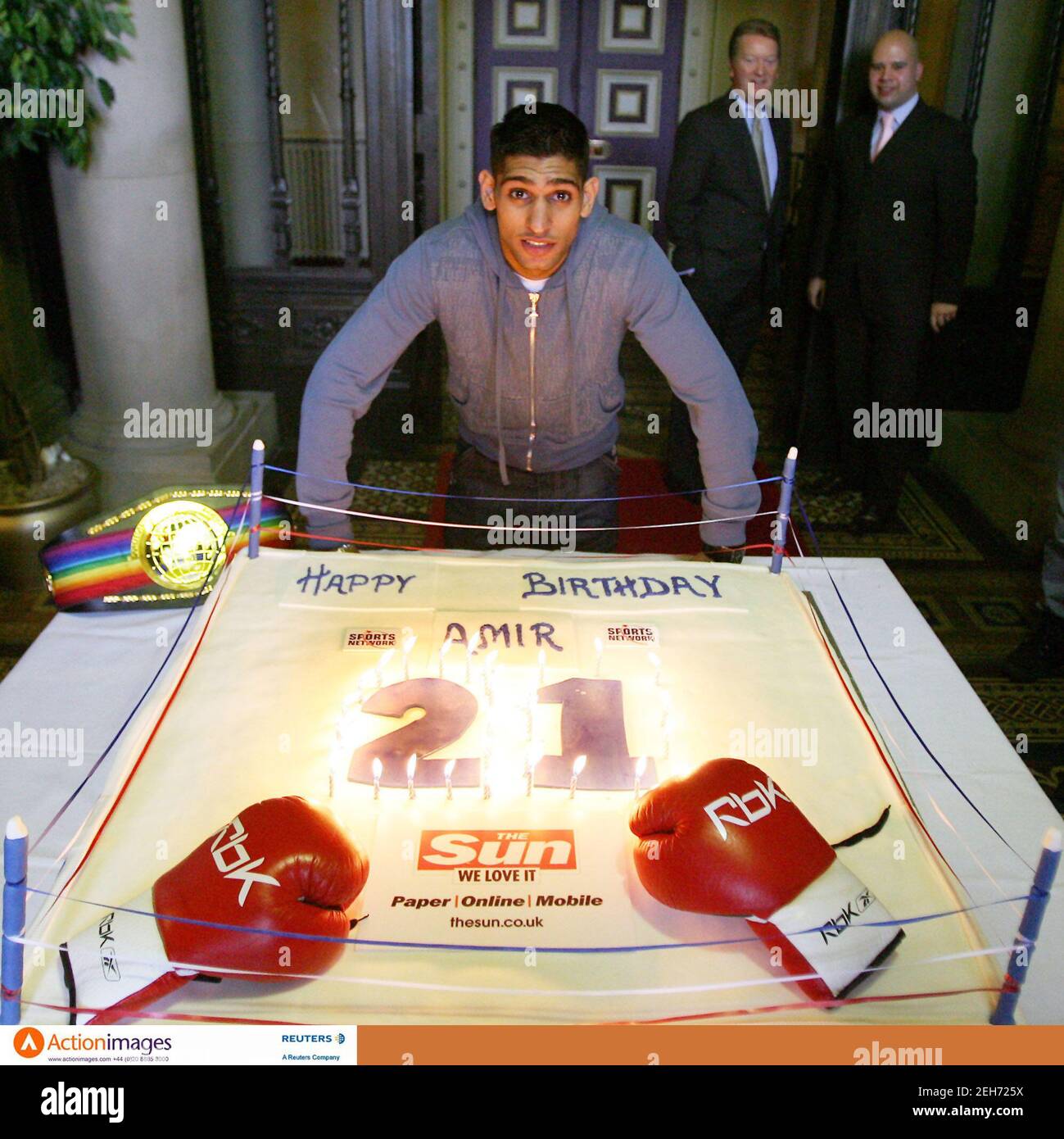 21st Birthday Cake High Resolution Stock Photography And Images Alamy