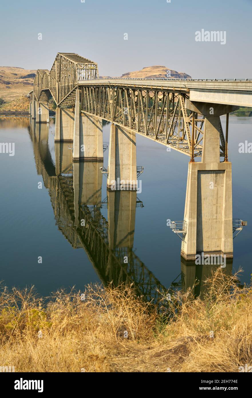 Lyons Ferry Bridge Snake River Washington State vertical. The Lyons