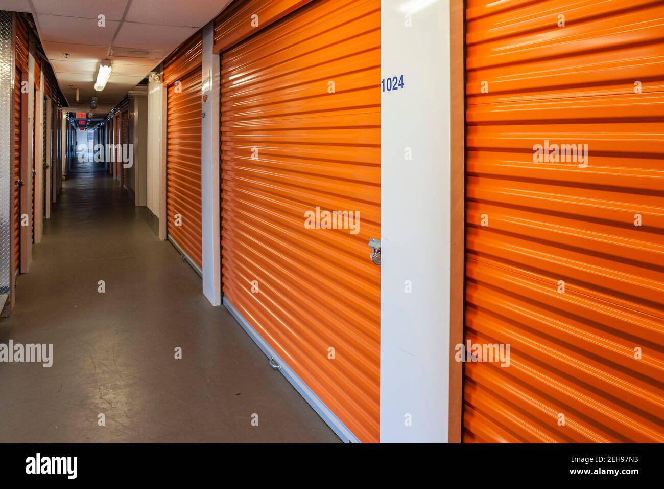 Mini warehouse hires stock photography and images Alamy