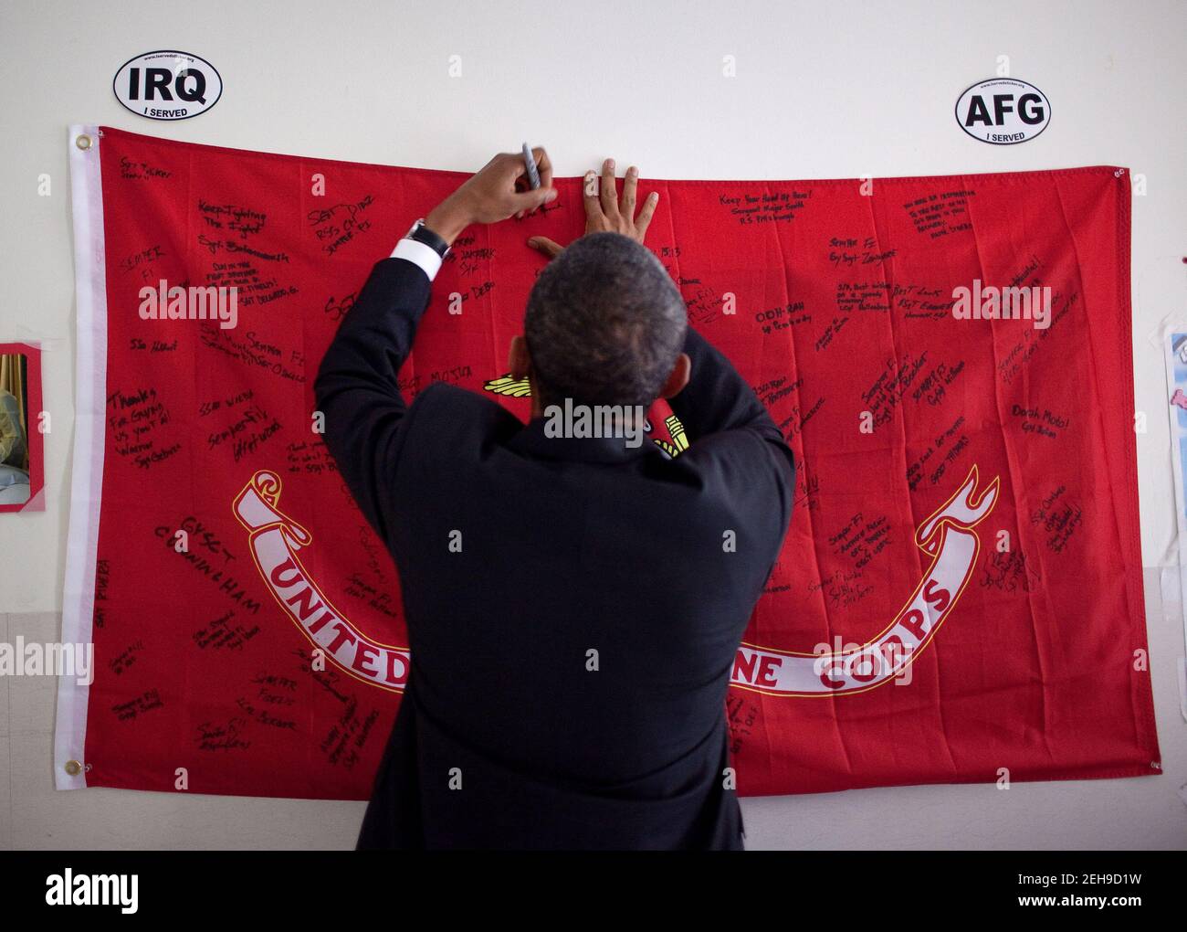 Obama Walter Reed Visiting walter reed medical center hi-res stock photography and images ...