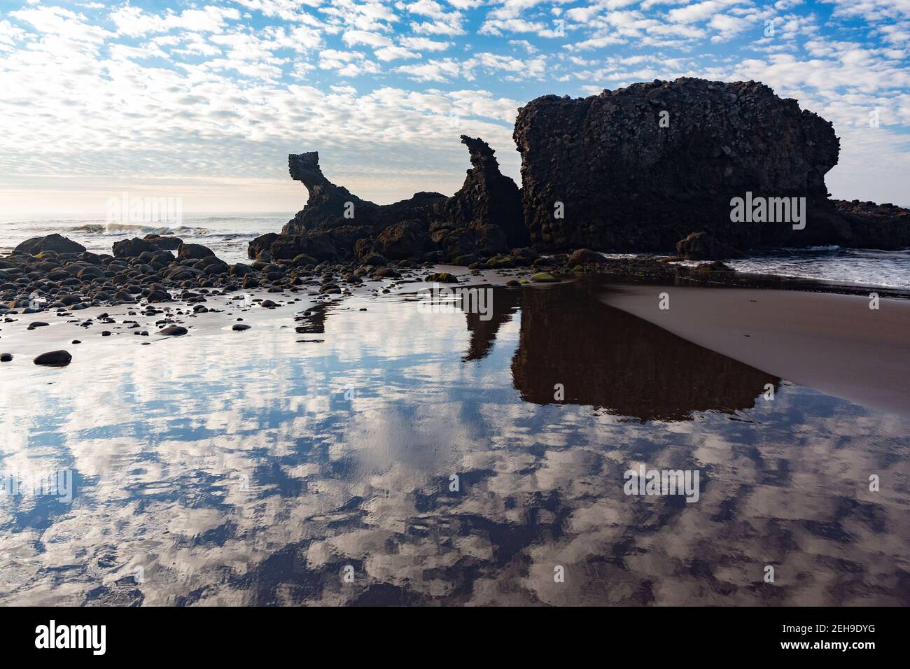 El Salvador El Tunco The pig shaped rock formation which El Tunco beach was named for at low tide. Stock Photo