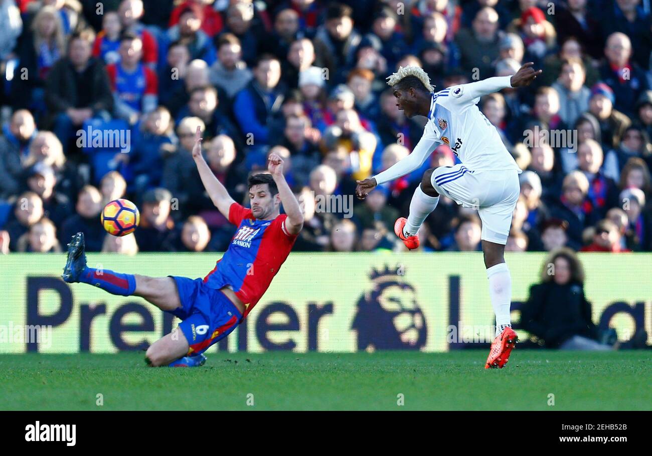 Britain Football Soccer - Crystal Palace v Sunderland - Premier League - Selhurst Park - 4/2/17 Sunderland's Didier Ndong scores their second goal  Reuters / Andrew Winning Livepic EDITORIAL USE ONLY. No use with unauthorized audio, video, data, fixture lists, club/league logos or 'live' services. Online in-match use limited to 45 images, no video emulation. No use in betting, games or single club/league/player publications.  Please contact your account representative for further details. Stock Photo