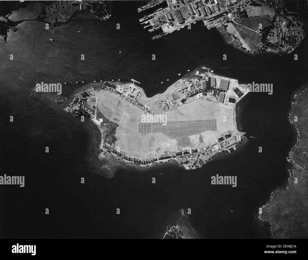 Overhead view of Ford Island in June 1941. Stock Photo