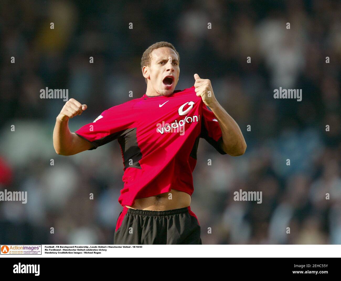 Football Fa Barclaycard Premiership Leeds United V Manchester United 18 10 03 Rio Ferdinand Manchester United Celebrates Victory Mandatory Credit Action Images Michael Regan Stock Photo Alamy Football Fa Barclaycard Premiership Leeds United V Manchester United 18 10 03 Rio Ferdinand Manchester United Celebrates Victory Mandatory Credit Action Images Michael Regan Stock Photo Alamy