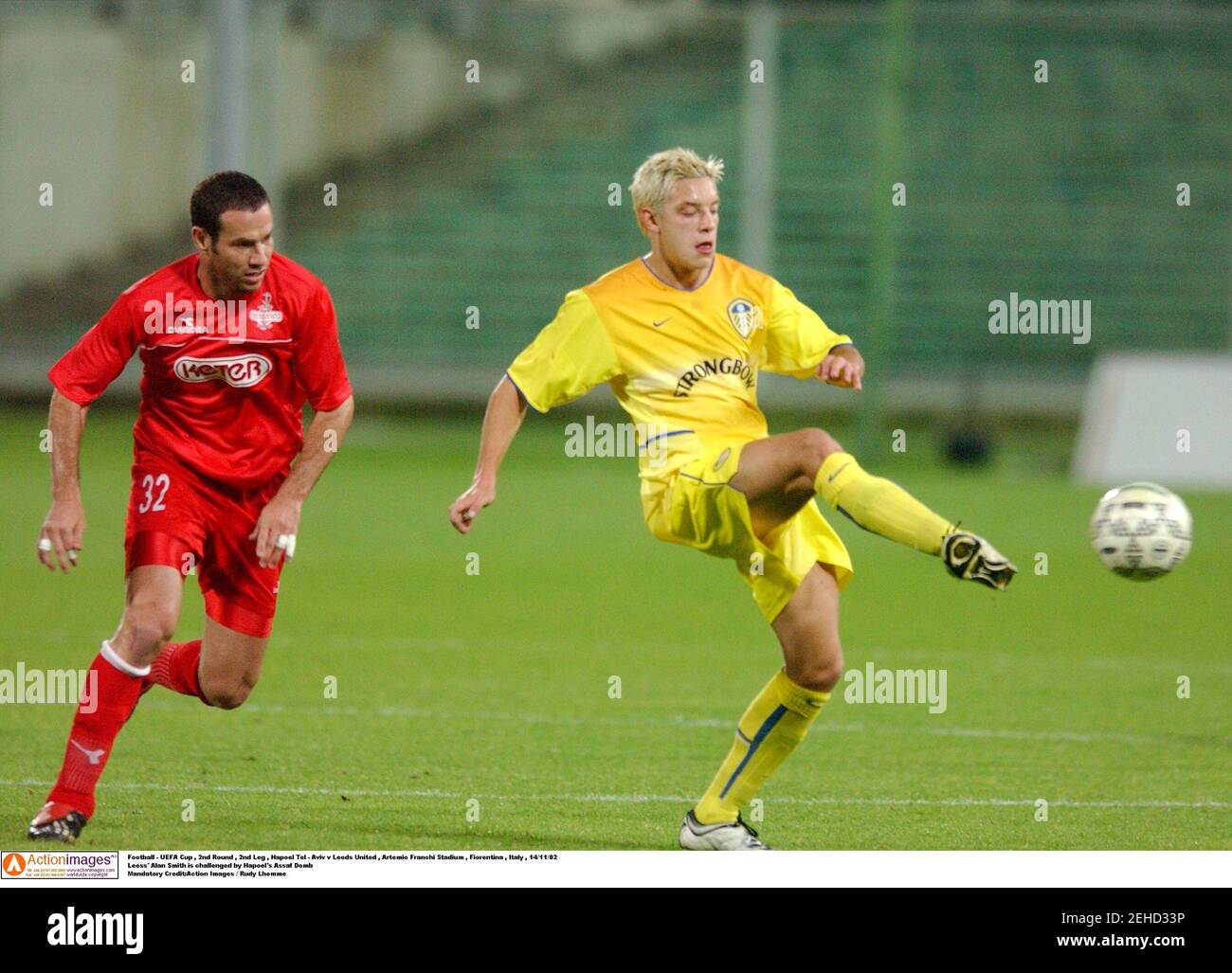 Football Uefa Cup 2nd Round 2nd Leg Hapoel Tel Aviv V Leeds United Artemio Franchi Stadium Fiorentina Italy 14 11 02 Leess Alan Smith Is Football Uefa Cup 2nd Round 2nd Leg Hapoel Tel Aviv V Leeds United Artemio Franchi Stadium Fiorentina Italy 14 11 02 Leess Alan Smith Is