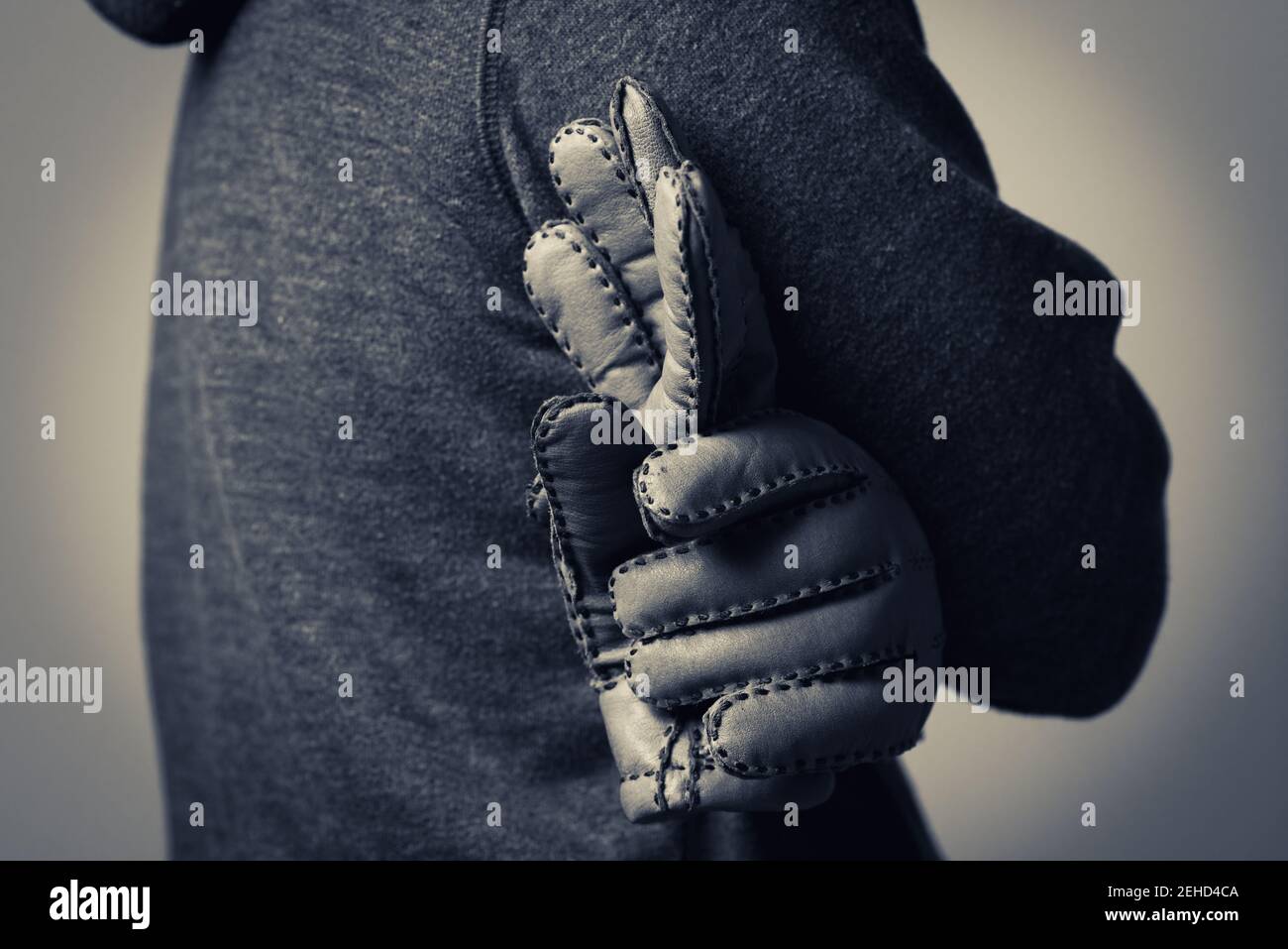 Man wearing winter clothes hi-res stock photography and images - Alamy