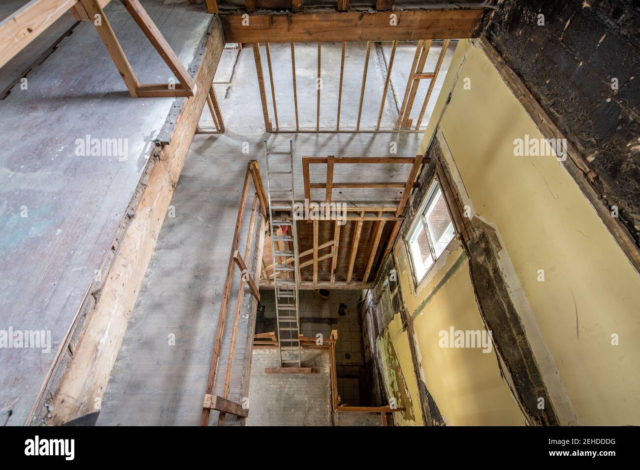 Renovations and construction at Alpha Gamma Rho Fraternity House in ...