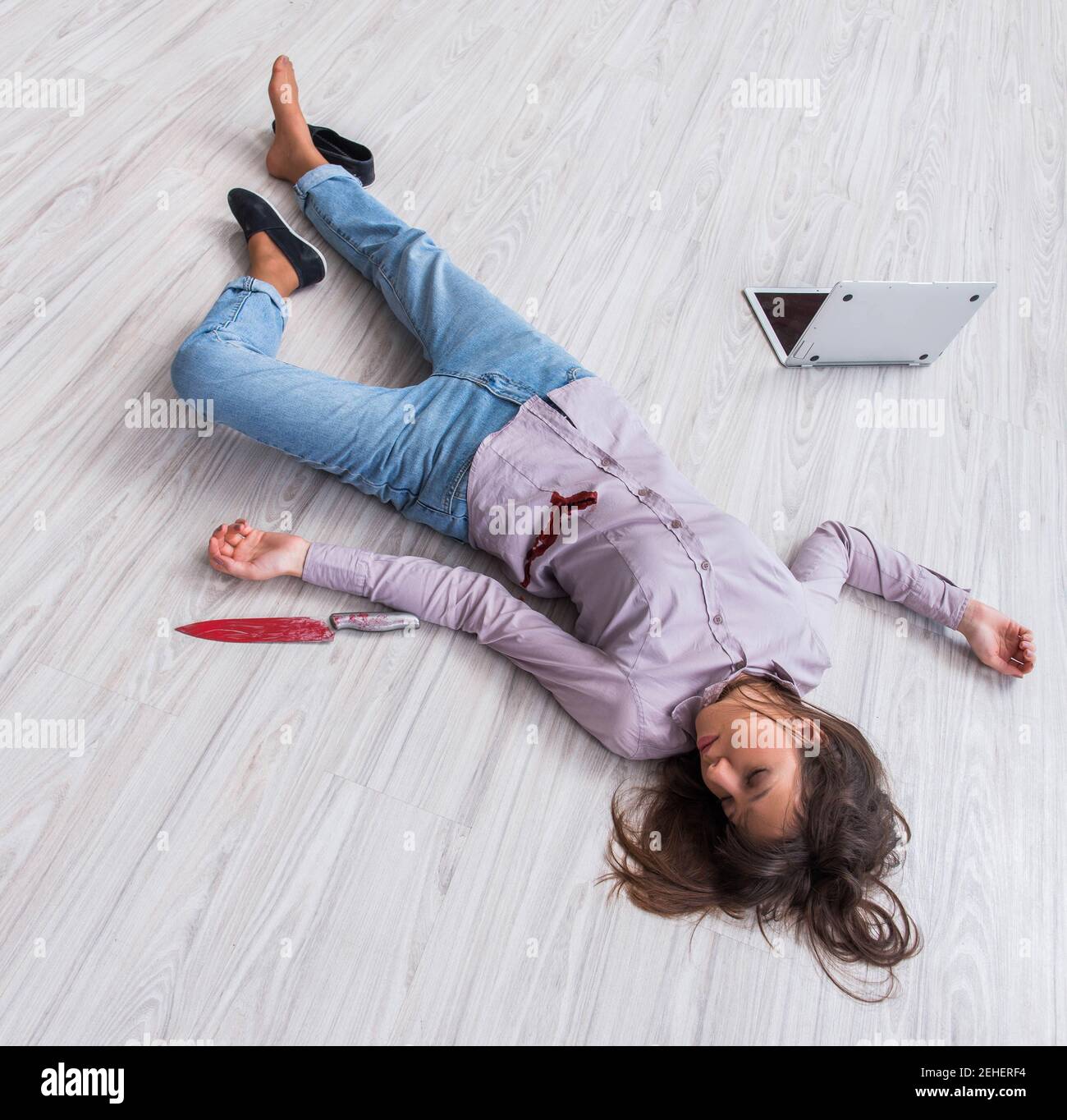 Dropping on the floor. Knees on the floor. Уронил бутерброд. Dropping on the floor. Dropping on the floor.