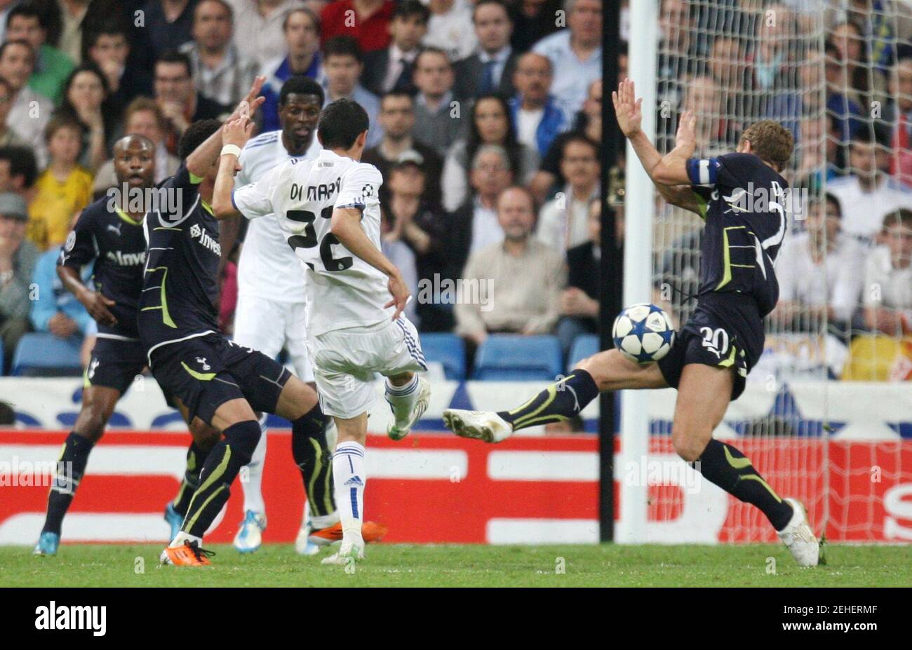 Football Real Madrid V Tottenham Hotspur Uefa Champions League Quarter Final First Leg Estadio Santiago Bernabeu Madrid Spain 10 11 5 4 11 Tottenham S Michael Dawson R Blocks A Shot And