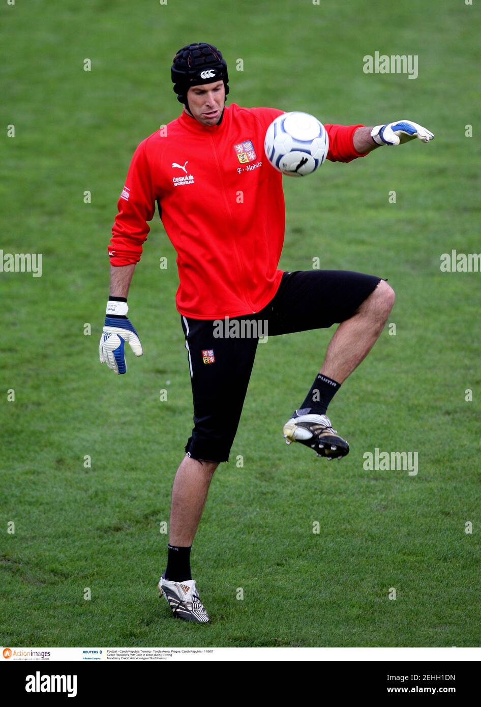 Petr cech prague hi-res stock photography and images - Page 3 - Alamy