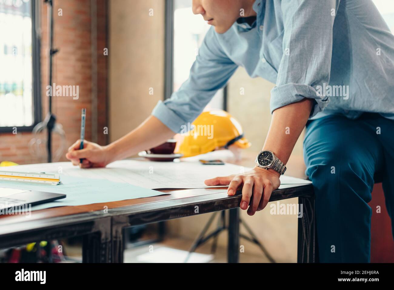 Contractor guide hi-res stock photography and images - Alamy