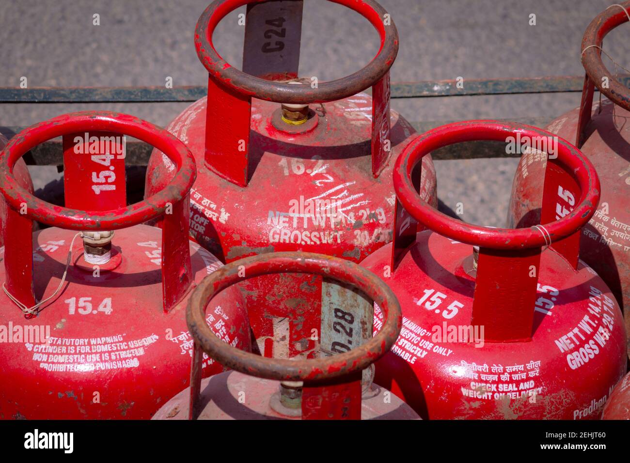 Cooking gas cylinder hires stock photography and images Alamy
