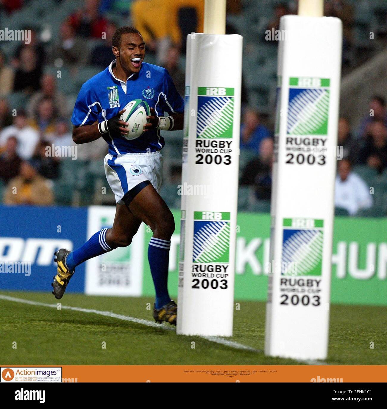 Rugby Union - Rugby World Cup 2003 - Pool C - Samoa v Uruguay - Subiaco Oval , Perth - Australia - 15/10/03  Sailosi Tagicakibau of Samoa races through to score a try  Mandatory Credit:Action Images / Andrew Budd  Livepic Stock Photo