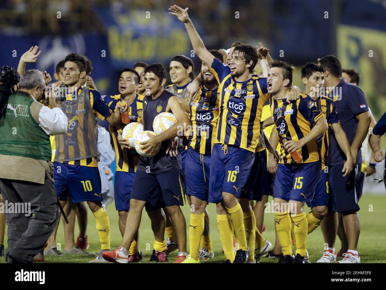 Players of Paraguay's Sportivo Luqueno celebrates after winning against Brazil's Atletico Paranaense during Copa Sudamericana soccer match at the Feliciano Caceres stadium in Luque, Paraguay, October 28, 2015. REUTERS/Jorge Adorno   Picture Supplied by Action Images Stock Photo