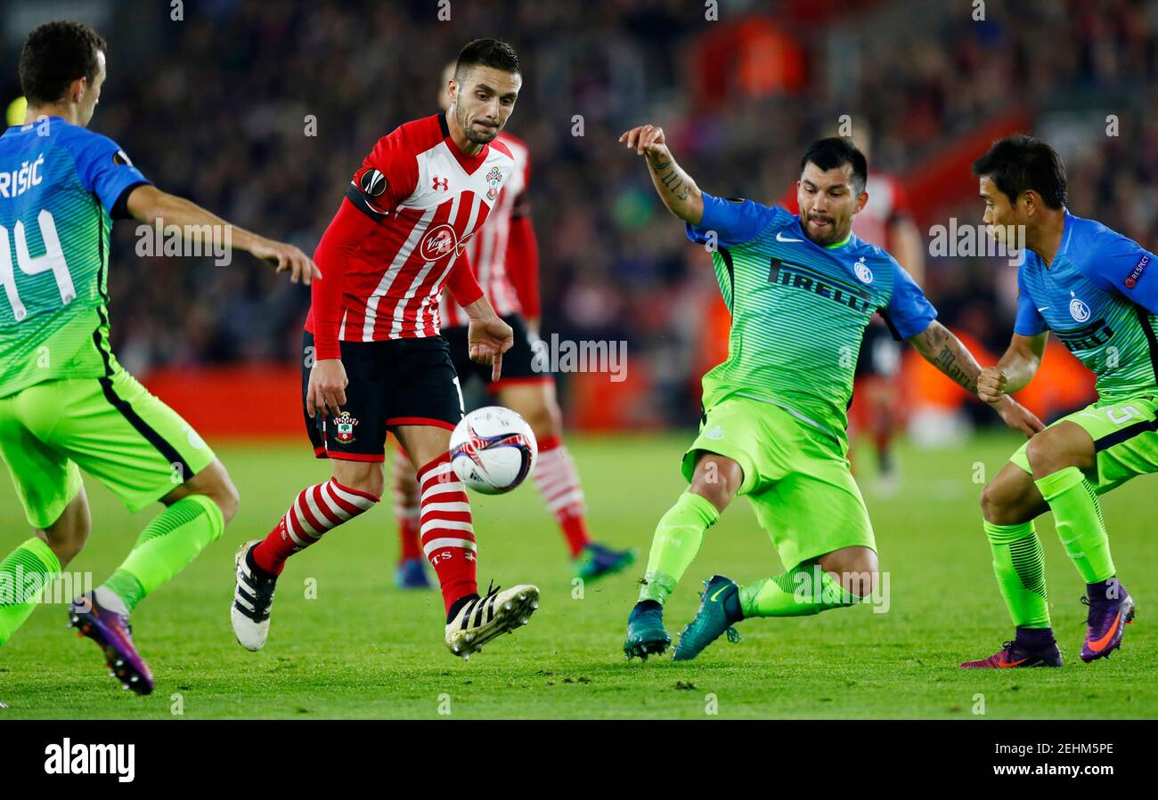 Britain Football Soccer - Southampton v Inter Milan - UEFA Europa League Group Stage - Group K - St Mary's Stadium, Southampton, England - 3/11/16 Southampton's Dusan Tadic in action Reuters / Eddie Keogh Livepic EDITORIAL USE ONLY. Stock Photo