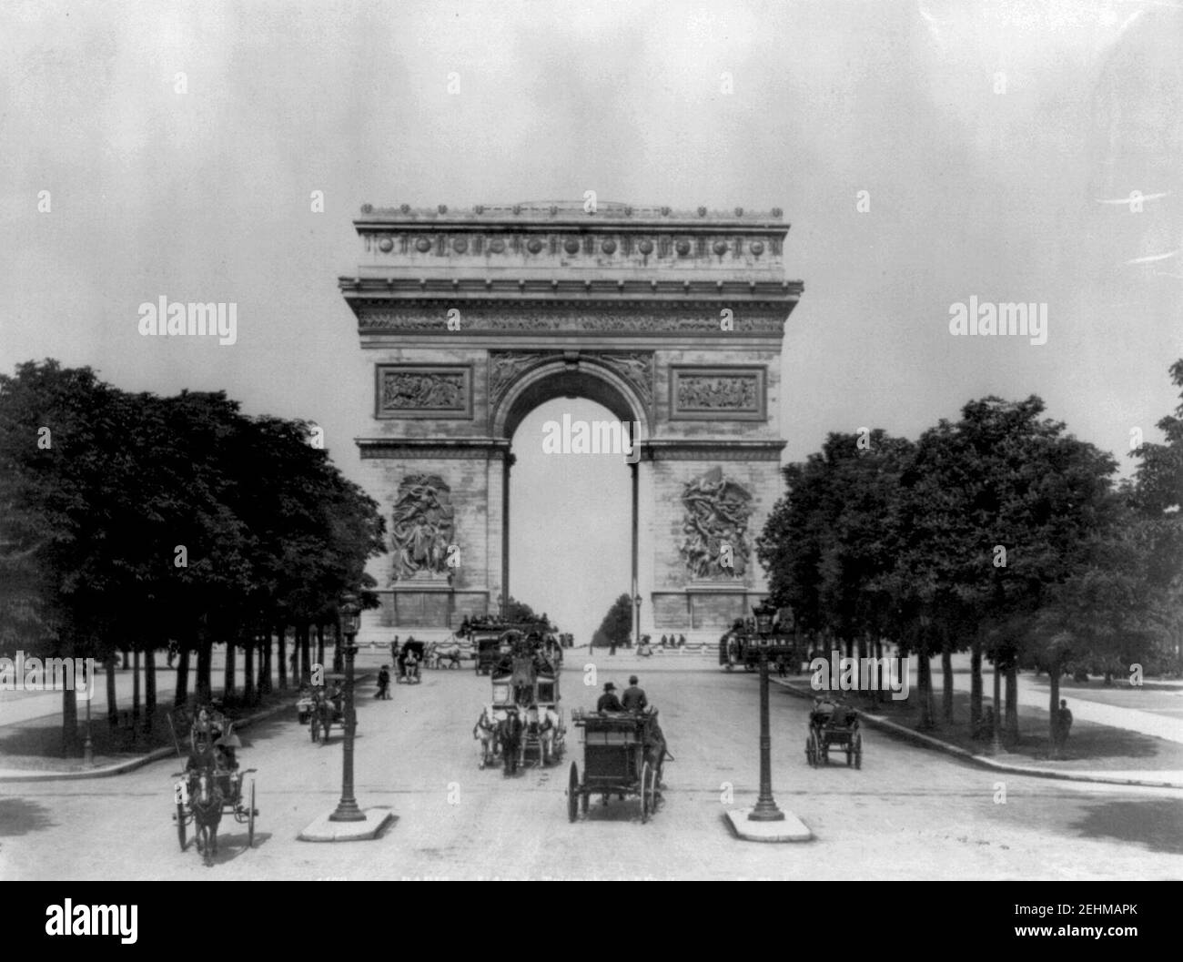 Vintage arc de triomphe Black and White Stock Photos & Images - Alamy