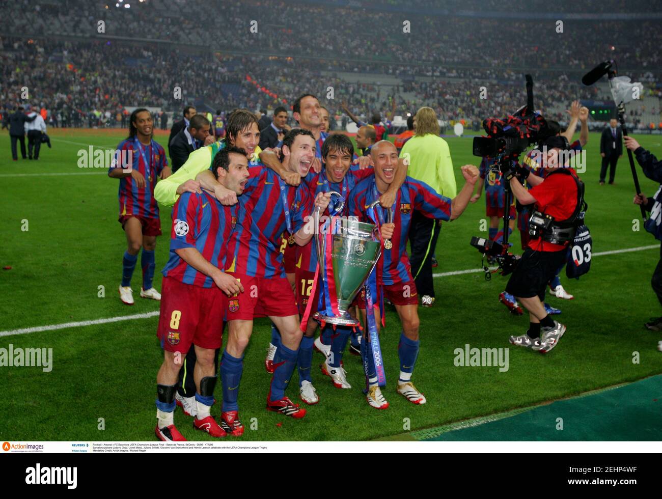 Football - Arsenal v FC Barcelona UEFA Champions League Final - Stade de  France, St Denis - 05/06 - 17/5/06 Barcelona players Ludovic Giuly, Lionel  Messi, Juliano Belletti, Giovanni Van Bronckhorst and