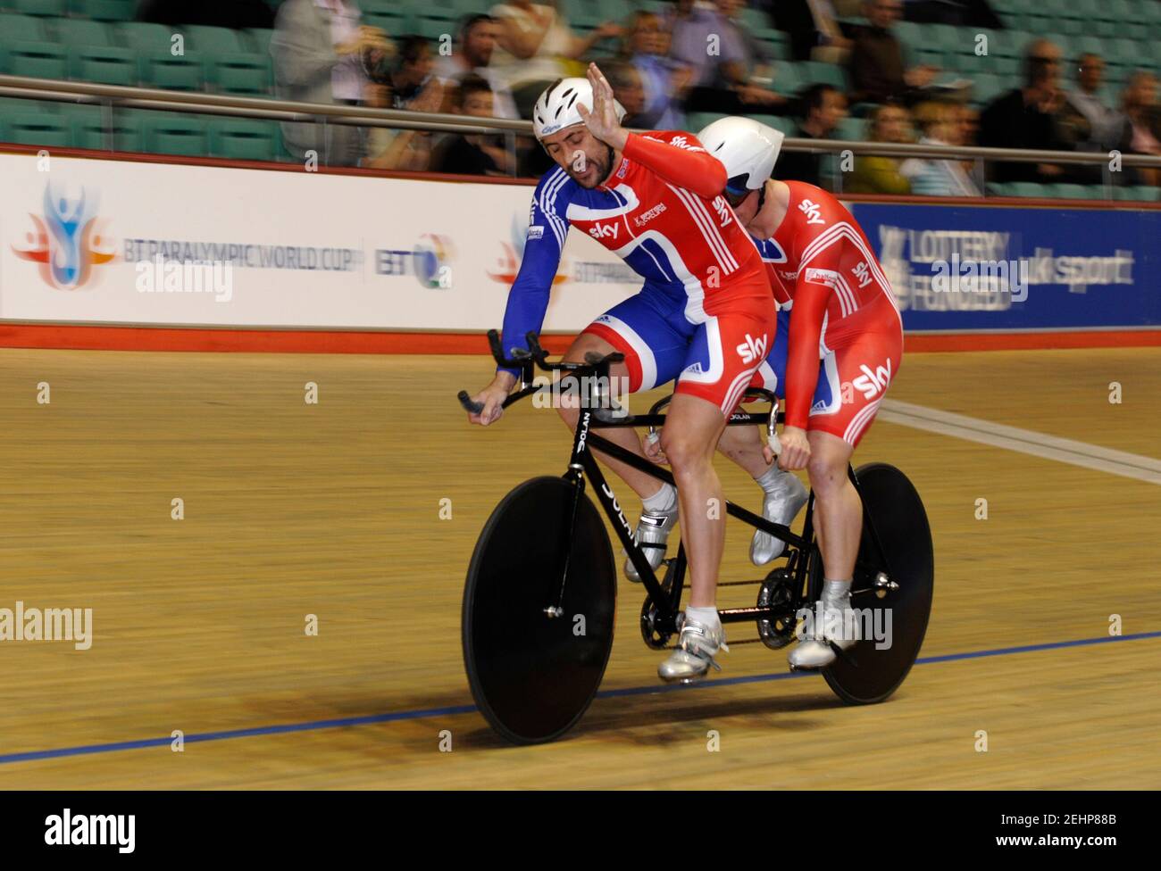 Paralympic tandem cycling hires stock photography and images Alamy
