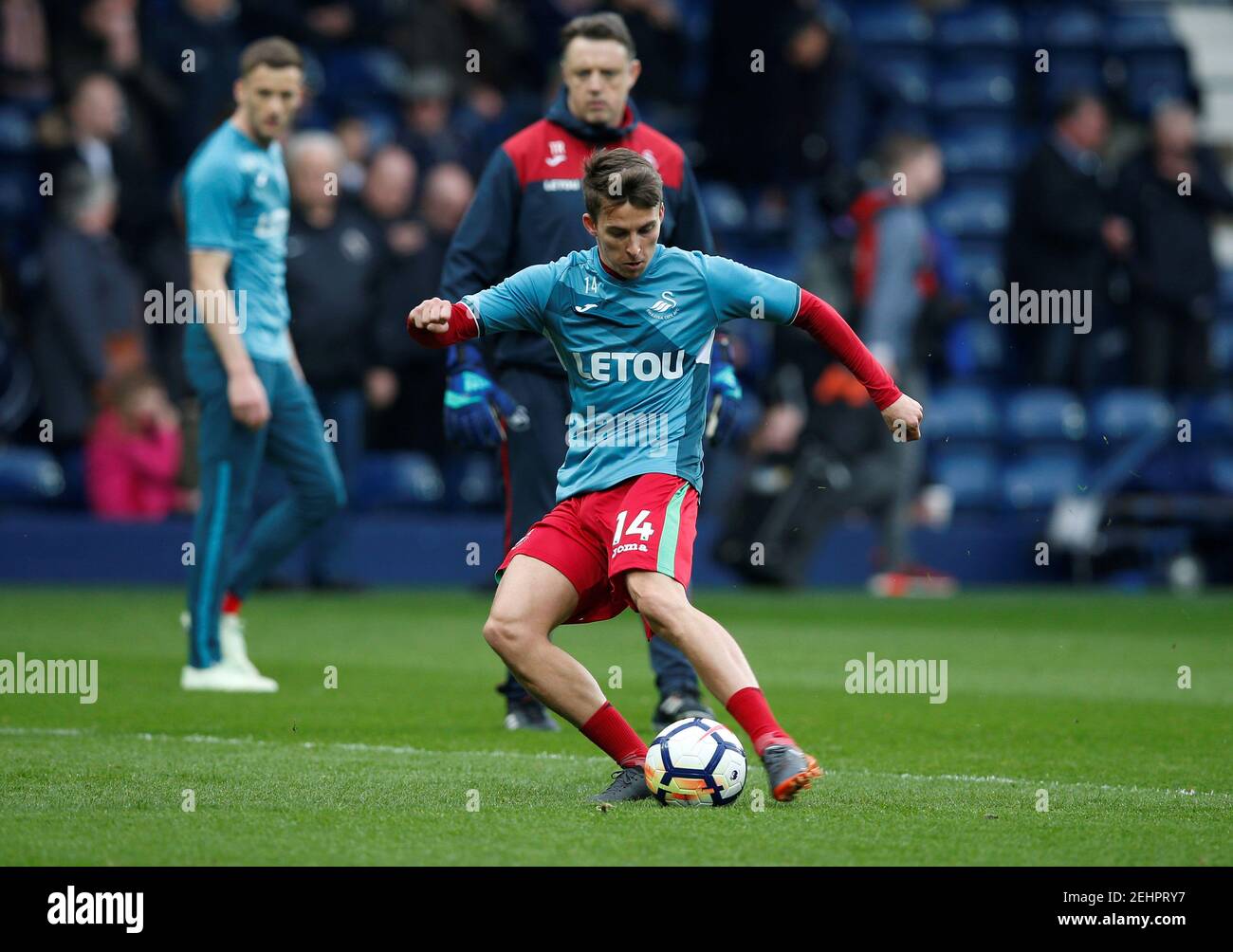 Soccer Football - Premier League - West Bromwich Albion vs Swansea City - The Hawthorns, West Bromwich, Britain - April 7, 2018   Swansea City's Tom Carroll during the warm up before the match    REUTERS/Andrew Yates    EDITORIAL USE ONLY. No use with unauthorized audio, video, data, fixture lists, club/league logos or 'live' services. Online in-match use limited to 75 images, no video emulation. No use in betting, games or single club/league/player publications.  Please contact your account representative for further details. Stock Photo