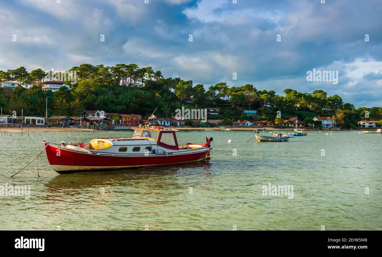 Boats in the Arcachon Basin in Gironde, Nouvelle-Aquitaine, France Stock Photo