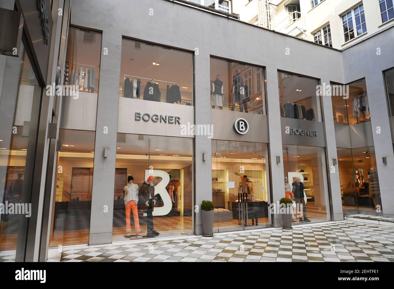 Lockdown in the coronavirus pandemic. Extension of Lockdown, BOGNER Shop in  Munich on February 19th, 2021. Shops remain closed, closing, shop windows,  decoration. | usage worldwide Stock Photo - Alamy