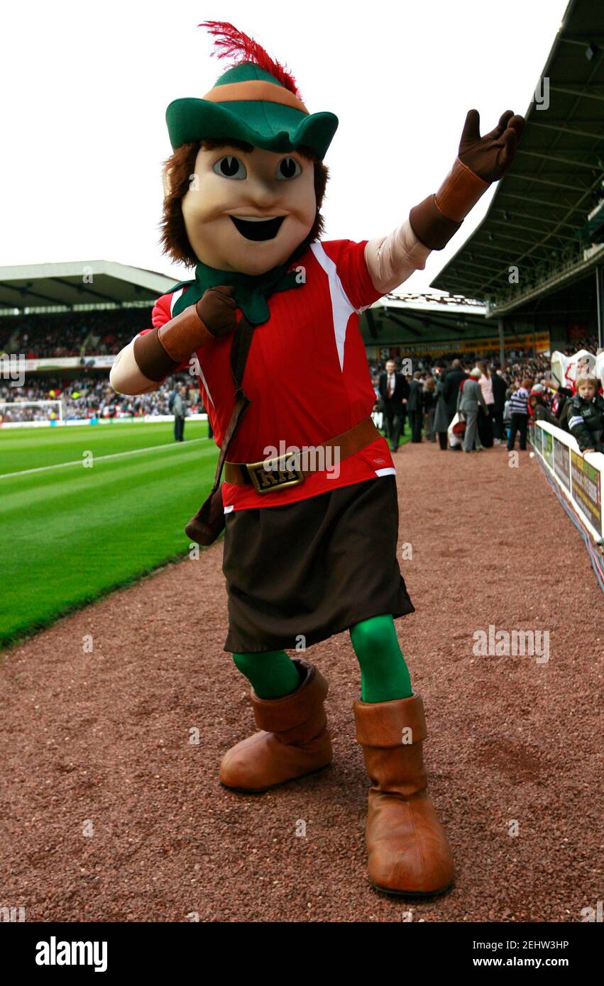 Nottingham Forest Mascot High Resolution Stock Photography and Images