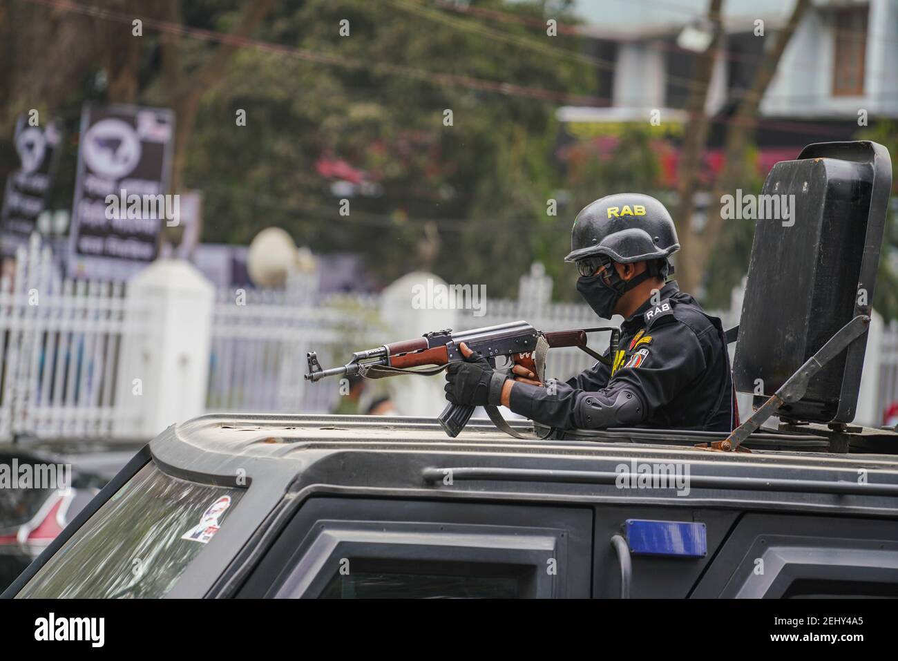 Dhaka, Dhaka, Bangladesh. 20th Feb, 2021. RAB official are standing in front of Central Shaheed Minar in the capital as part of stepped-up security measures ahead of International Mother Language Day and Shaheed Dibosh in Dhaka, Bangladesh on February 20, 2021. Credit: Zabed Hasnain Chowdhury/ZUMA Wire/Alamy Live News Stock Photo