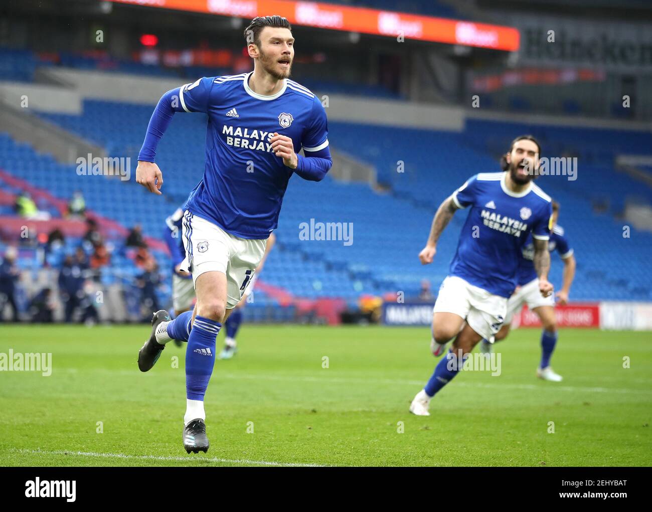 Kieffer moore cardiff goal hires stock photography and images Alamy