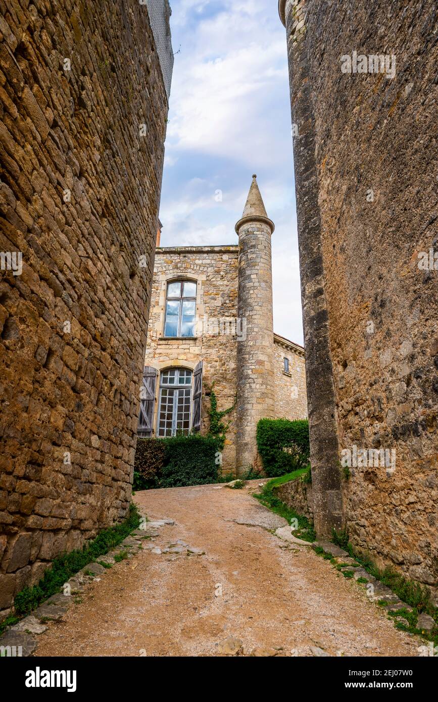 Beautiful medieval village of Bruniquel on the river Aveyron in Occitania, France Stock Photo