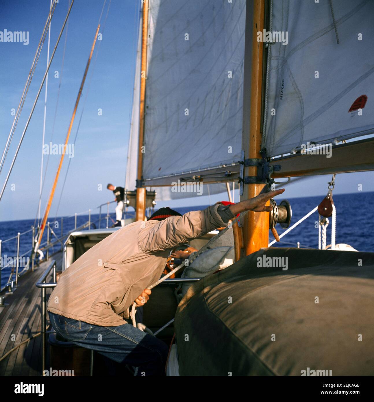 Hoisting the sails hires stock photography and images Alamy